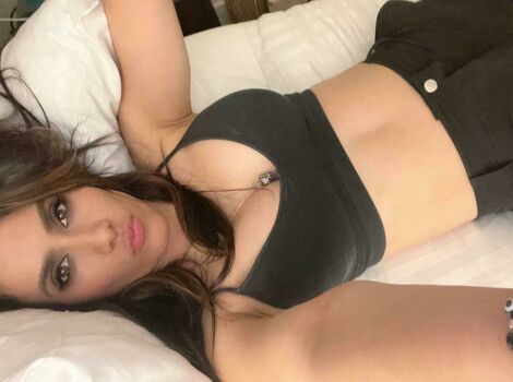 Cristina Vee