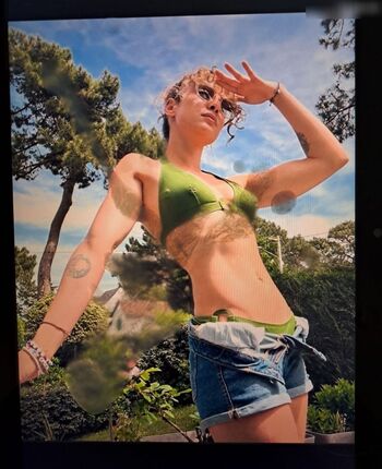Cum Tributes