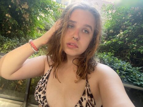 curly_decency