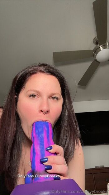 curvvybrooke