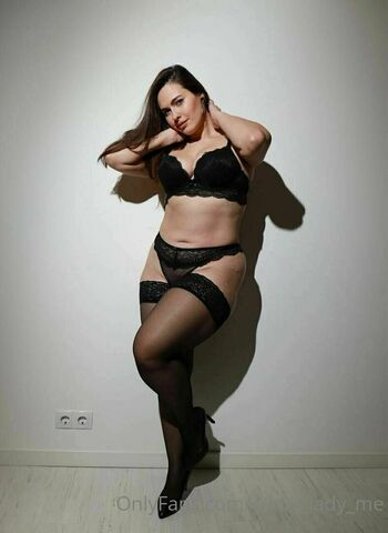 curvy_lady_me