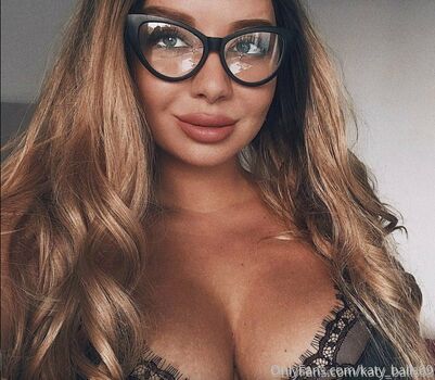 curvy_model_kate