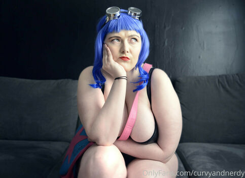 Curvyandnerdy