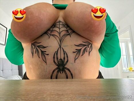curvycamgirl22