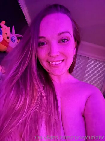 curvycutiexo