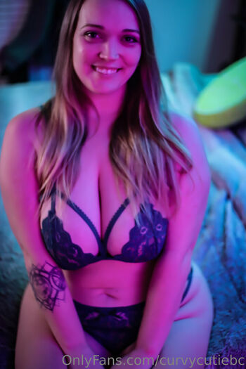 curvycutiexo