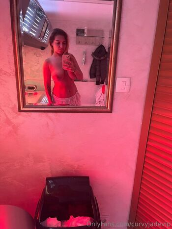 curvyjadevip