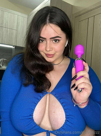 curvylizzz