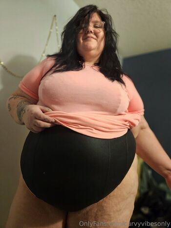 curvyvibesonly