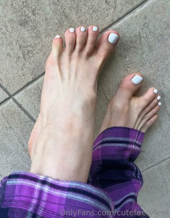 cutefeetyfeet