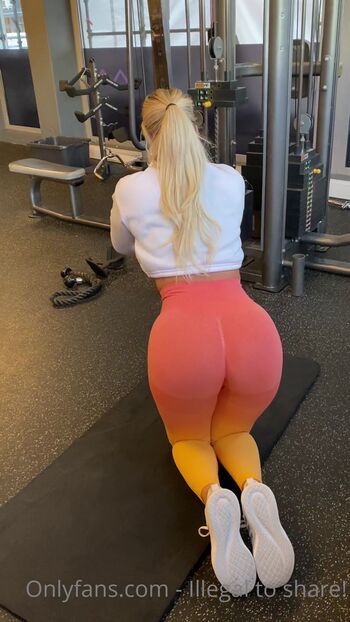 Cuurvybabe