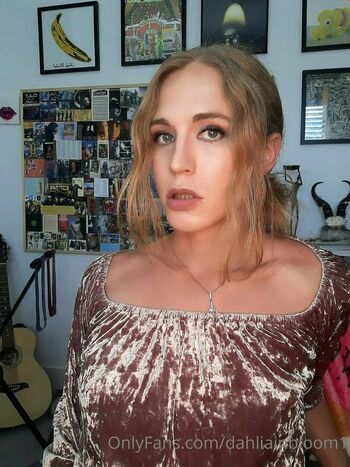 dahliainbloom1