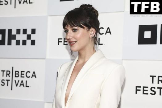 Dakota Johnson