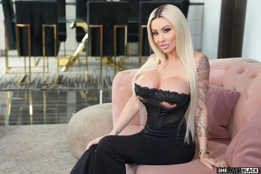 Danae Mari