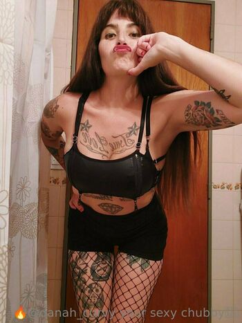 danah_curvy