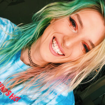 Dani Thorne
