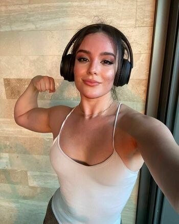 Daniela Flores