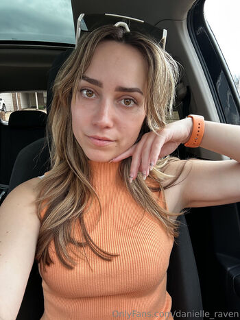 danielle_raven