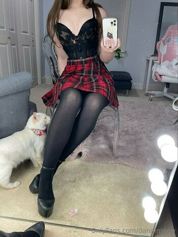 Danni Meow