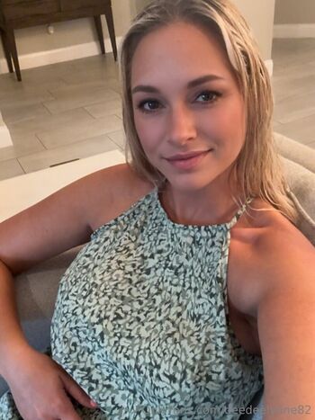 deedeelynne82