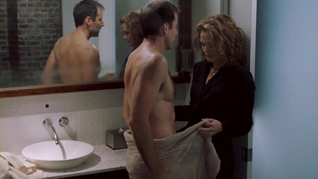 Dina Meyer