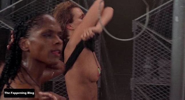 Dina Meyer