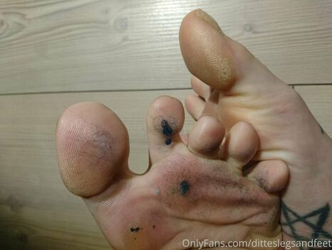 ditteslegsandfeet