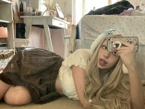 Dolly Monroe