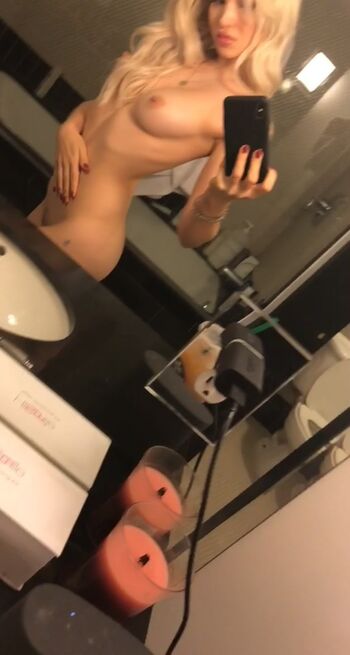 Dove Cameron