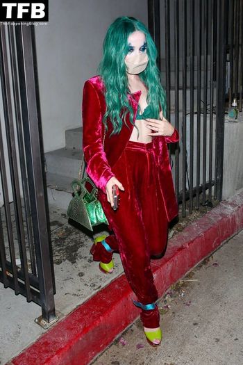 Dove Cameron