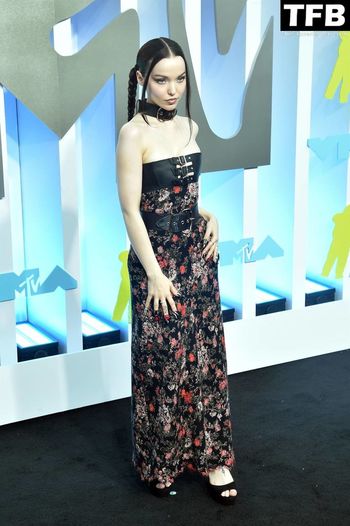 Dove Cameron