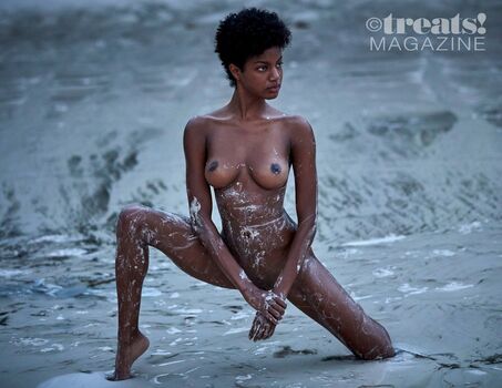 Ebonee Davis