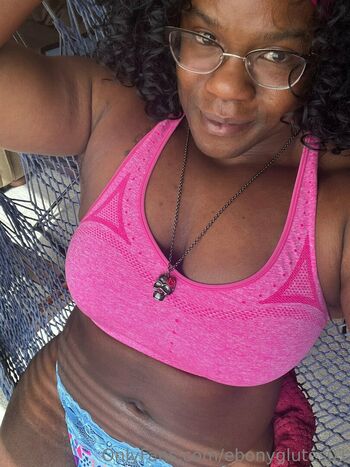 ebonyglutes01