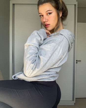 Elana Dara