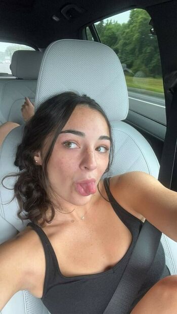 Elena Arenas
