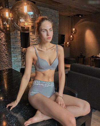 Elena Carrière