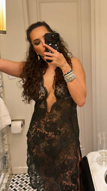 Elena Ora