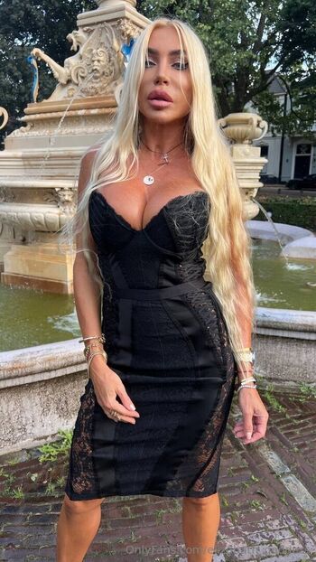 elizabath_goddess