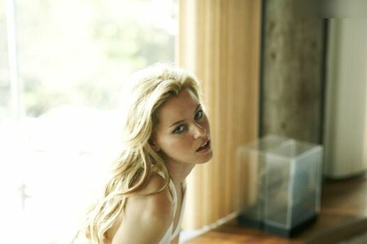 Elizabeth Banks