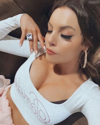 Elizabeth Gillies