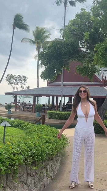 Elizabeth Hurley