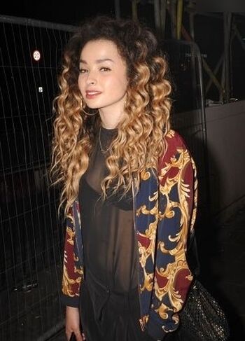 Ella Eyre