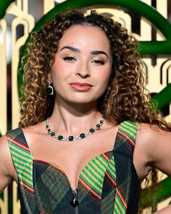 Ella Eyre