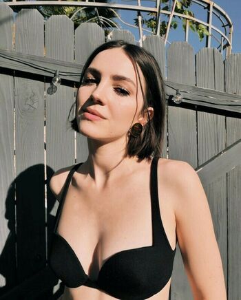 Ella Hunt