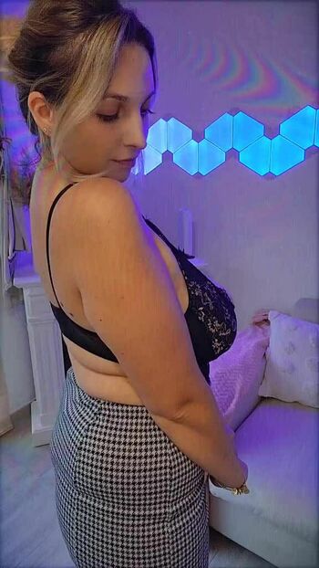 EllaxStar