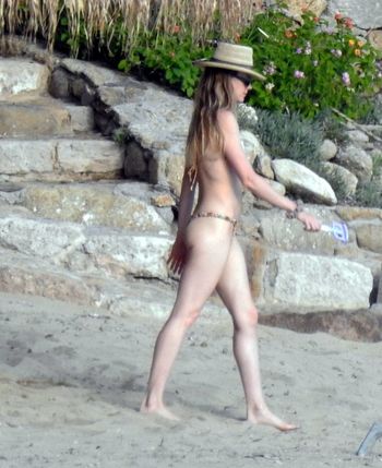 Elle Evans