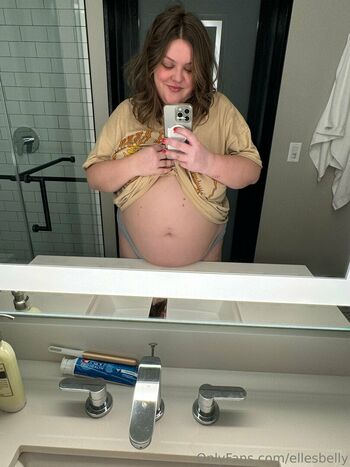 ellesbelly