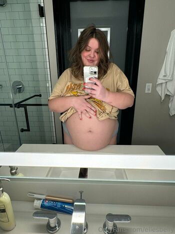 ellesbelly