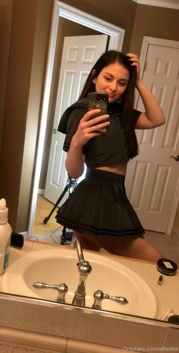 Ellie Idol