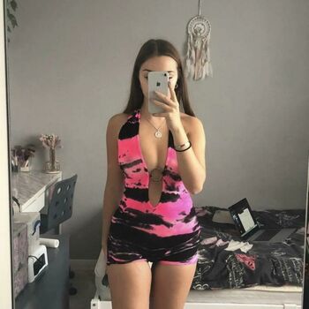 Ellie Lee